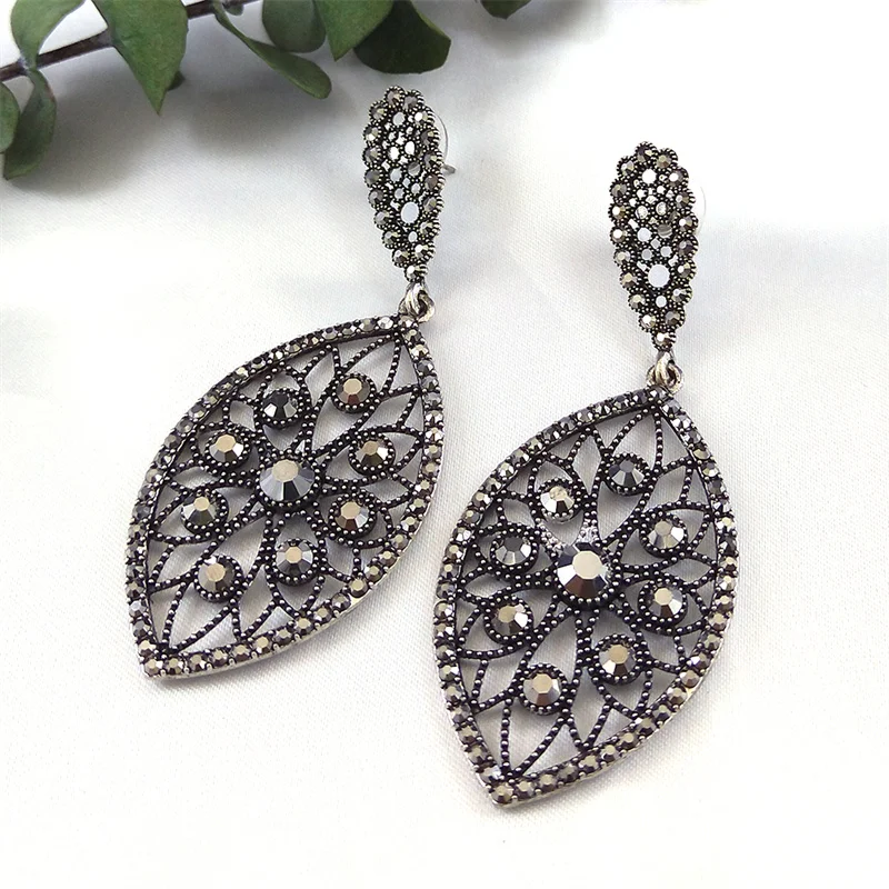 Vintage Flower of Life Boho Dangle Earring Women Alloy Plant Rhinestone Geometric Medieval Metal Earrings Jewelry Gift EXH672S04
Vintage Flower of Life Boho Dangle Earring Women Alloy Plant Rhinestone Geometric Medieval Metal Earrings Jewelry Gift EXH672S04