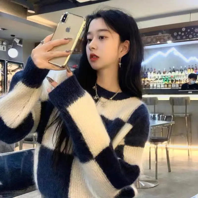 2022 New Arrival Autumn Winter Women Vintage O-neck Long Sleeve Pullover All-matched Loose Casual Plaid Knitted Sweater P829
2022 New Arrival Autumn Winter Women Vintage O-neck Long Sleeve Pullover All-matched Loose Casual Plaid Knitted Sweater P829