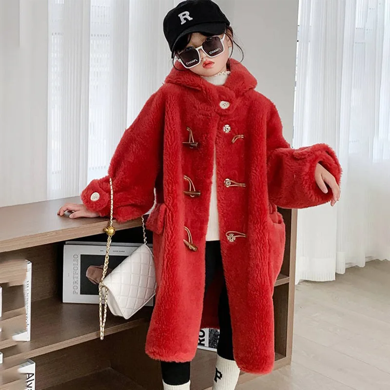 Детское шерстяное пальто средней длины с капюшоном, на пуговицах
Детское шерстяное пальто средней длины с капюшоном, на пуговицах