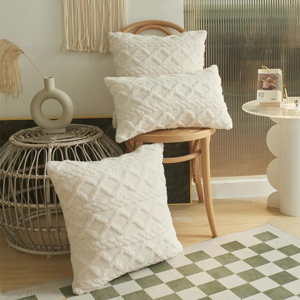 most The luxurious pillow, covering the living room with engineering pillows, covering the bed with 45x45 cm sofa decoration
most The luxurious pillow, covering the living room with engineering pillows, covering the bed with 45x45 cm sofa decoration