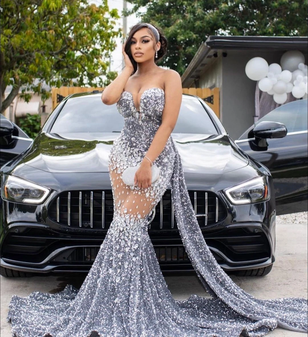Luxury Silver Diamond Crystals Long Sparkly Prom Dresses 2023 Black Girl Sequin Mermaid Prom Gowns For Wedding With Side Train
Luxury Silver Diamond Crystals Long Sparkly Prom Dresses 2023 Black Girl Sequin Mermaid Prom Gowns For Wedding With Side Train