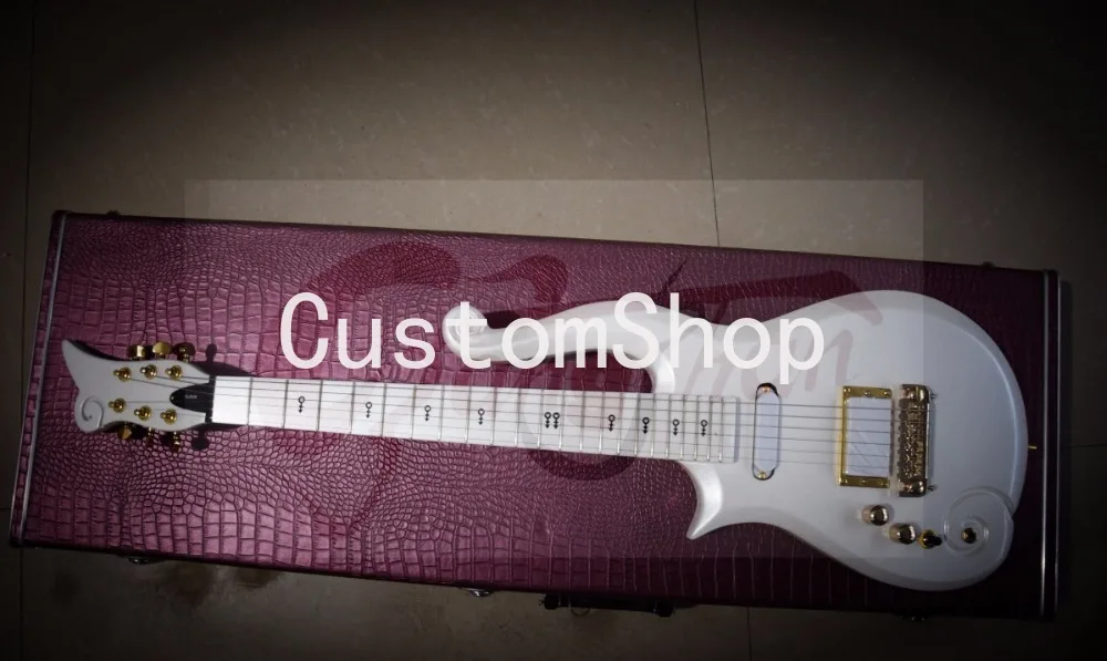 Purple Crocodile Leather Hardcase Diamond Series Prince Cloud White Electric Guitar Alder Body, Maple Neck, White Pickups,
Purple Crocodile Leather Hardcase Diamond Series Prince Cloud White Electric Guitar Alder Body, Maple Neck, White Pickups,