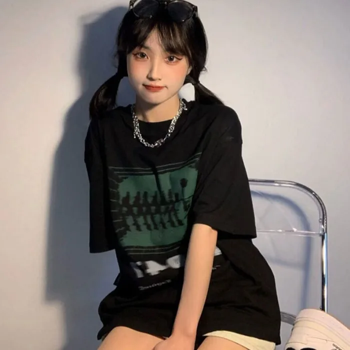 2022 new high street tide brand oversize short-sleeved T-shirt women's American retro fried street top pure cotton
2022 new high street tide brand oversize short-sleeved T-shirt women's American retro fried street top pure cotton