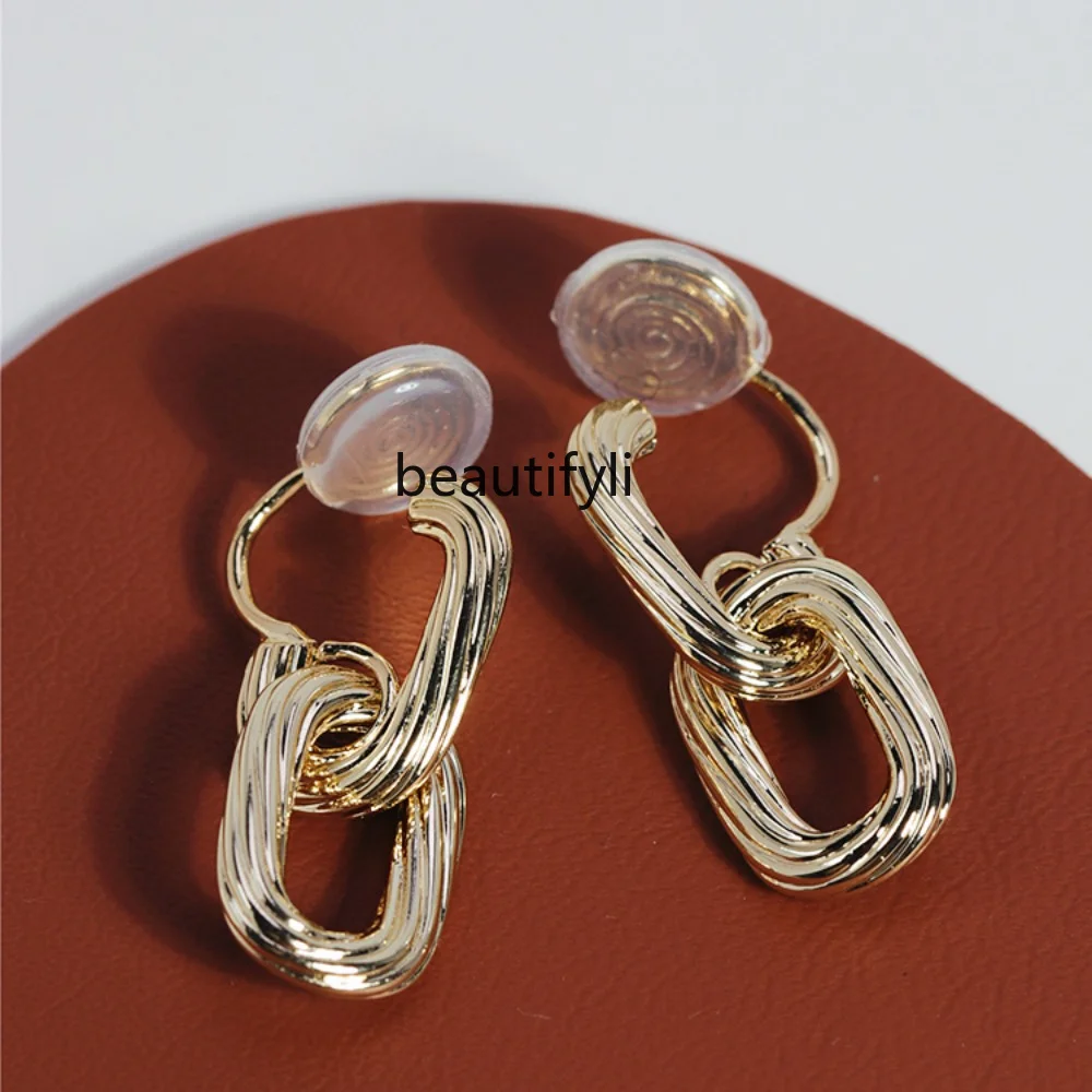 yj Simple Metal Oval Ring Buckle without Piercing One-Piece Ear Clip Silver Pin Ear Studs
yj Simple Metal Oval Ring Buckle without Piercing One-Piece Ear Clip Silver Pin Ear Studs