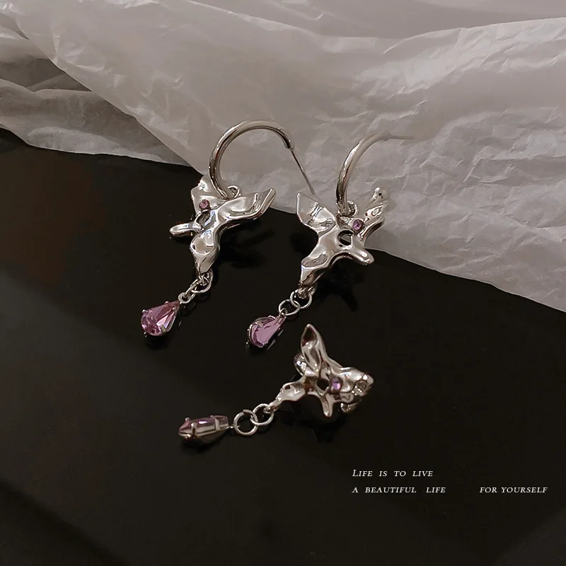 925 Silver Needle Diamond Geometric Butterfly Earrings Female Tassel Metal Design Ear Clip Sweet Cool Wind Fashion
925 Silver Needle Diamond Geometric Butterfly Earrings Female Tassel Metal Design Ear Clip Sweet Cool Wind Fashion