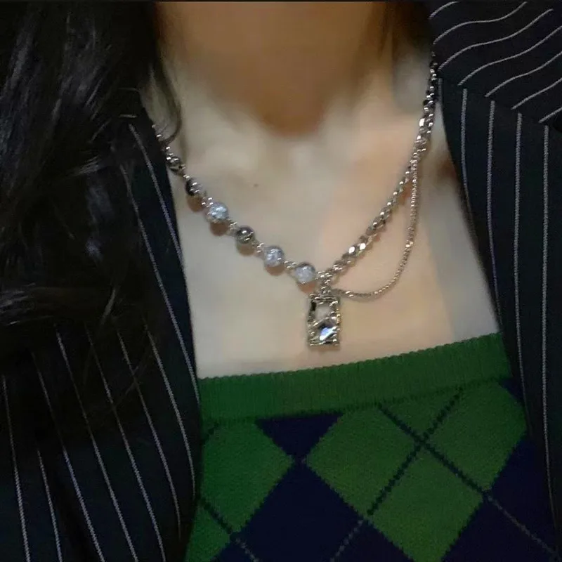 2022 Summer New Trendy Collarbone Chain Light Luxury Niche Design Sweet Cool Wind Geometric Pendant Ice Cracked Bead Necklace
2022 Summer New Trendy Collarbone Chain Light Luxury Niche Design Sweet Cool Wind Geometric Pendant Ice Cracked Bead Necklace