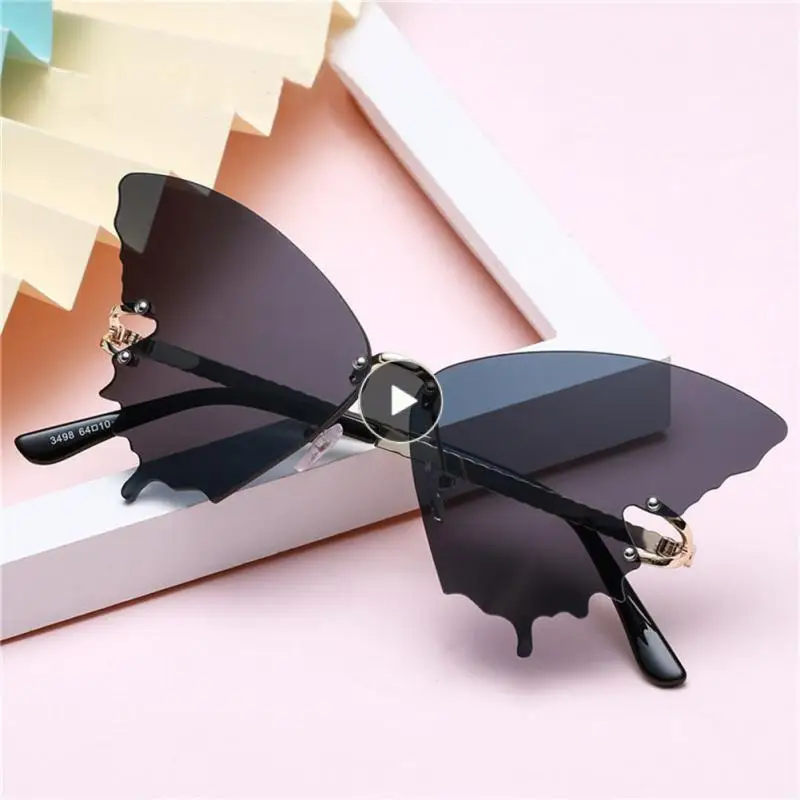 New Fashion Vintage Butterfly Sunglasses Brand UV 400 Sun Protection Cycling Glasses Women Men Summer Outdoor Driving Eyeglasses
New Fashion Vintage Butterfly Sunglasses Brand UV 400 Sun Protection Cycling Glasses Women Men Summer Outdoor Driving Eyeglasses