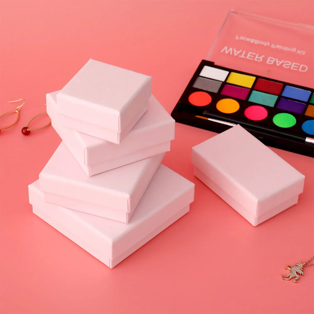 12 шт./лот, розовый 7X7X3 см, бумажная витрина для ювелирных изделий, органайзер для ювелирных изделий, коробки, простая коробка, кольца для ногтей, серьги, браслет, ожерелье
12 шт./лот, розовый 7X7X3 см, бумажная витрина для ювелирных изделий, органайзер для ювелирных изделий, коробки, простая коробка, кольца для ногтей, серьги, браслет, ожерелье