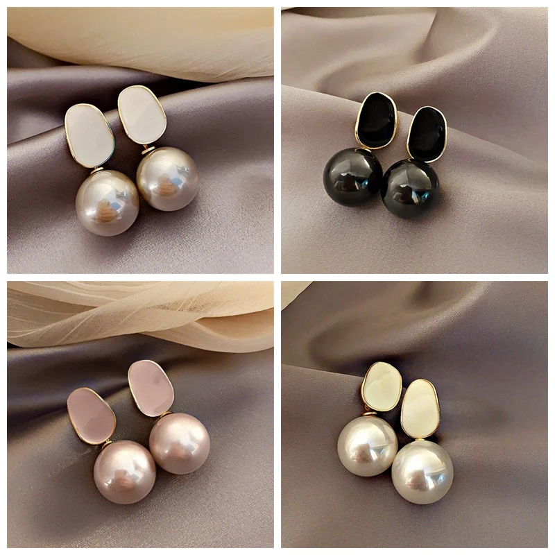 2022 NEW Fashion and Popular Ladies Party Alloy Pearl Letter Pendant Earrings Girl Classic Retro Letter Girlfriend Gift Jewelry
2022 NEW Fashion and Popular Ladies Party Alloy Pearl Letter Pendant Earrings Girl Classic Retro Letter Girlfriend Gift Jewelry
