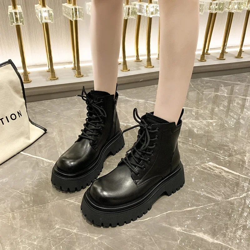 Женские ботинки на шнуровке, однотонные непромокаемые ботинки на молнии, с круглым носком, на платформе, осень 2023
Женские ботинки на шнуровке, однотонные непромокаемые ботинки на молнии, с круглым носком, на платформе, осень 2023