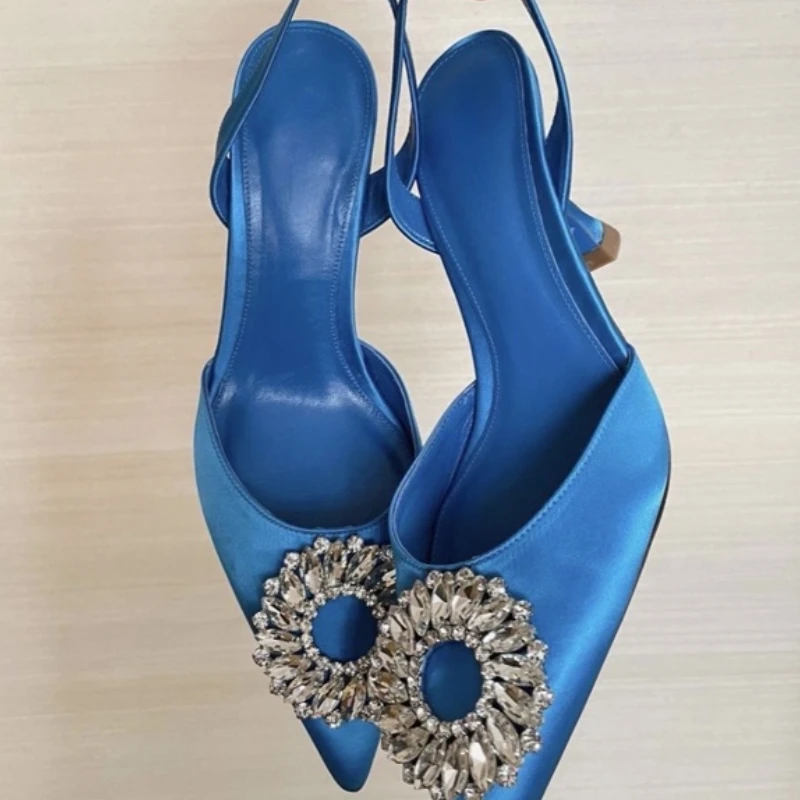 2021year Silk Satin Rhinestone High Heel Shoes Women's Autumn and Winter New Mid Heel Pointed Toe Shallow Mouth Classy Shoes
2021year Silk Satin Rhinestone High Heel Shoes Women's Autumn and Winter New Mid Heel Pointed Toe Shallow Mouth Classy Shoes