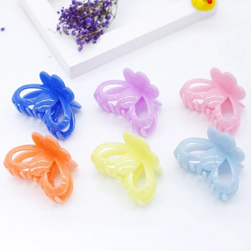 Exquisite Fashion Grab Clip Pearlescent Rose Personality Hair Accessories All-match Solid Color Bath Plastic Women's Hair Clip
Exquisite Fashion Grab Clip Pearlescent Rose Personality Hair Accessories All-match Solid Color Bath Plastic Women's Hair Clip