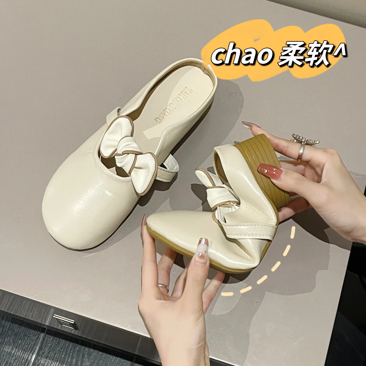 Shoes Ladies' Slippers Luxury Slides Low Butterfly-Knot Cover Toe Soft Designer Hoof Heels Rubber Mary Janes Butterfly-knot PU
Shoes Ladies' Slippers Luxury Slides Low Butterfly-Knot Cover Toe Soft Designer Hoof Heels Rubber Mary Janes Butterfly-knot PU