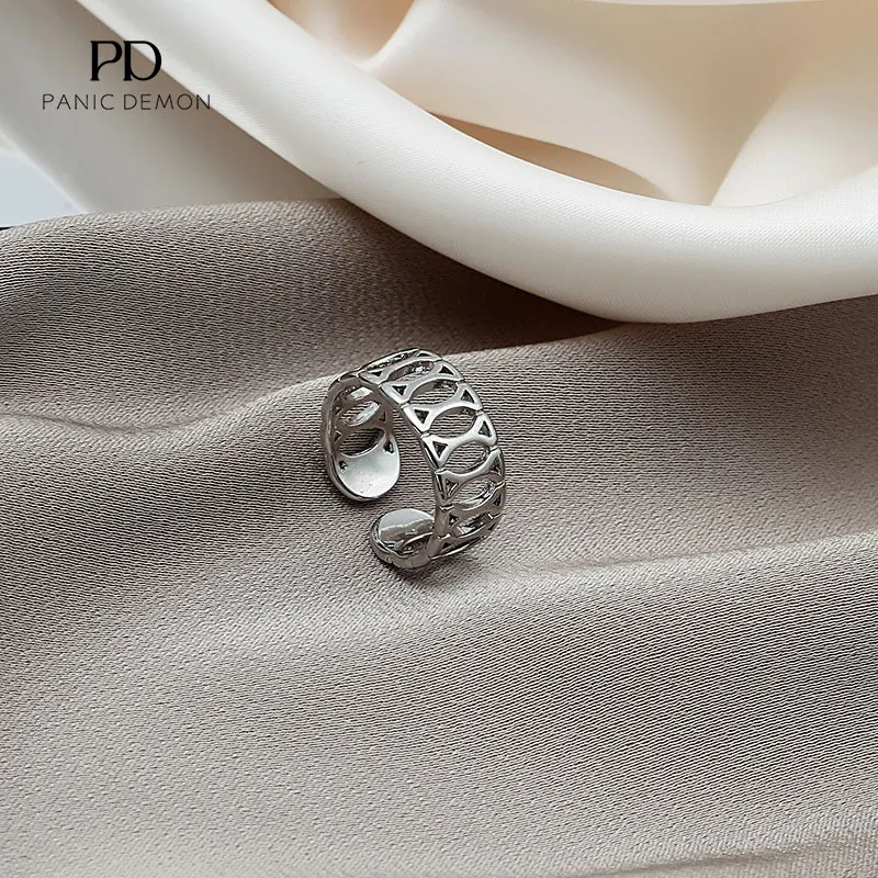 Korean Simple System Ring Students Fashion Personality Tide Do Old Retro Chain Twist Ring for Men and Women
Korean Simple System Ring Students Fashion Personality Tide Do Old Retro Chain Twist Ring for Men and Women