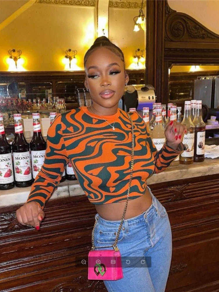 Новинка Весна 2022 Женская одежда в европейском и американском стиле топ с круглым вырезом и длинными рукавами с принтом и круглым вырезом Фу...
Новинка Весна 2022 Женская одежда в европейском и американском стиле топ с круглым вырезом и длинными рукавами с принтом и круглым вырезом Фу...