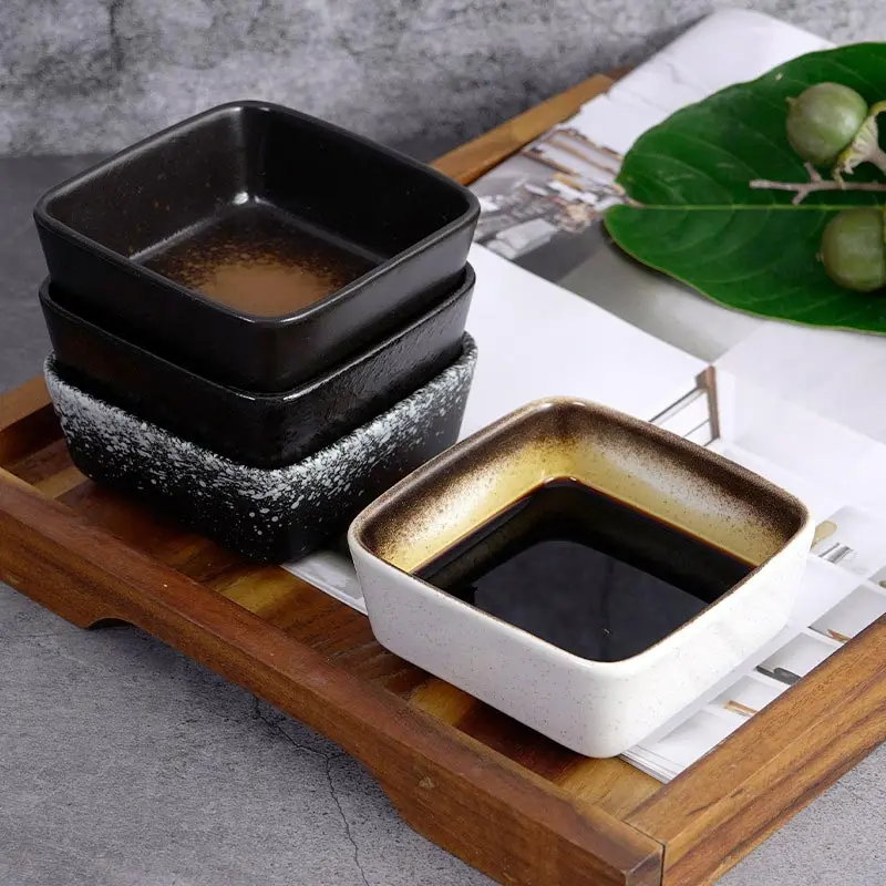 

Креативная квадратная японская керамическая тарелка для приправ, маленькая тарелка для уксуса, салата, кухонная тарелка для масла, тарелка для соевого соуса, посуда, тарелка для закусок