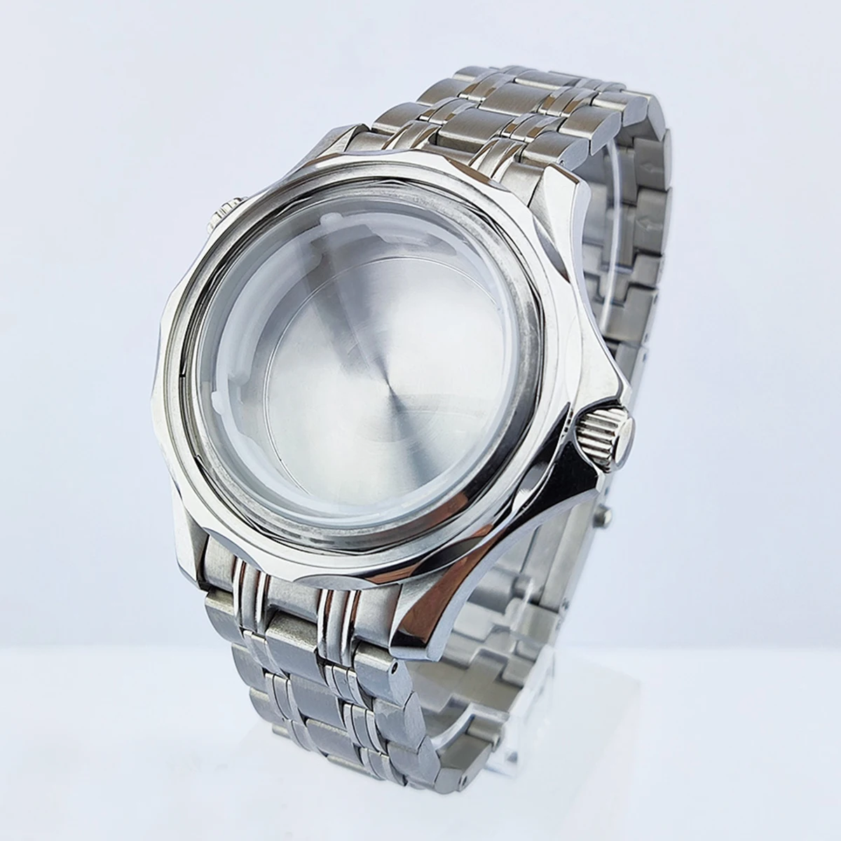 Hippocampus 300 case 41.5mm miyota 8215 case watch accessories with stainless steel strap watch case fit DG 2813 movement
Hippocampus 300 case 41.5mm miyota 8215 case watch accessories with stainless steel strap watch case fit DG 2813 movement