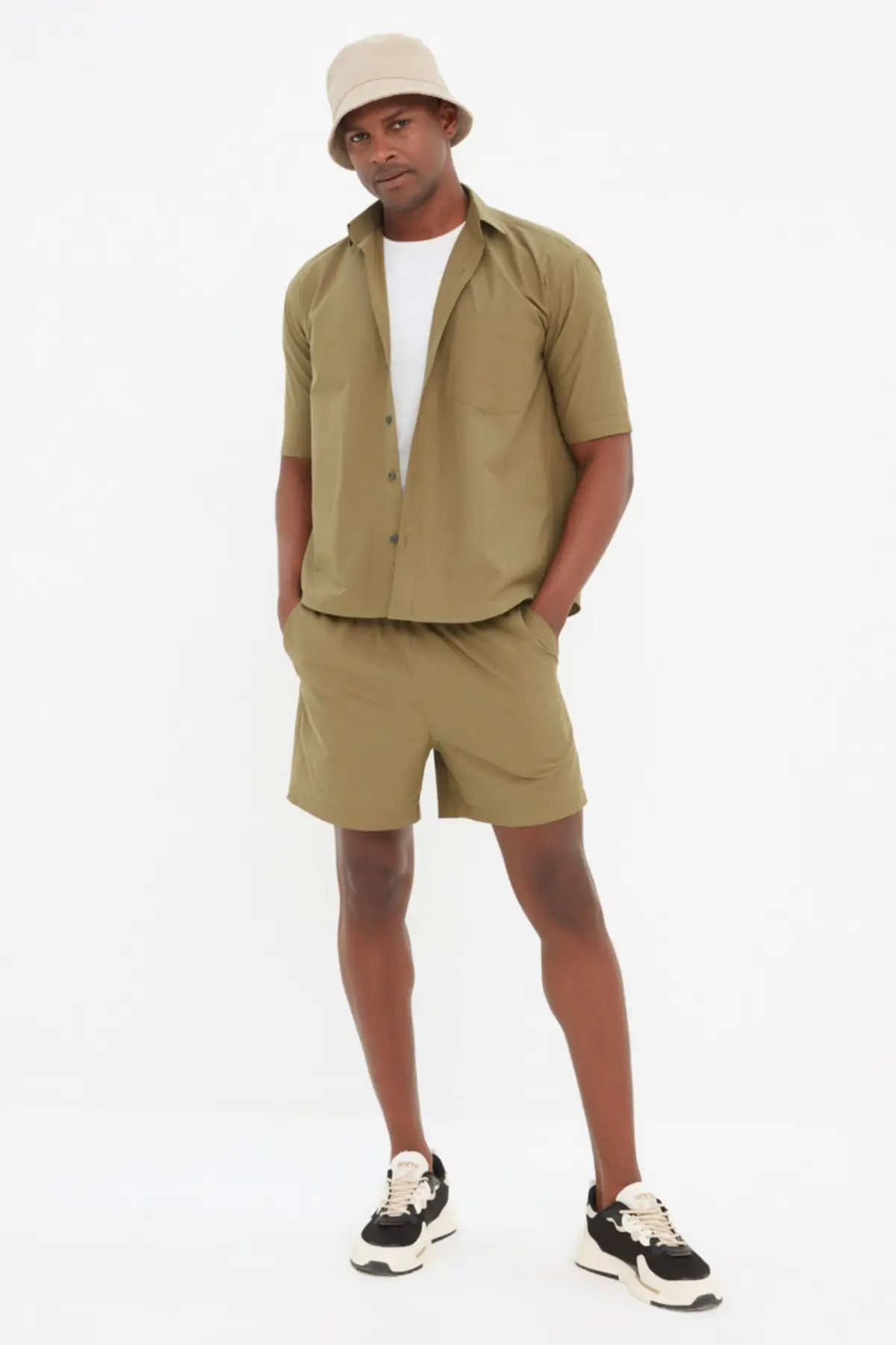 Dark Khaki Men's Boxy Fit Shirt Collar Double Sleeve Single Pocket Shirt TMNSS22GO0273
Dark Khaki Men's Boxy Fit Shirt Collar Double Sleeve Single Pocket Shirt TMNSS22GO0273