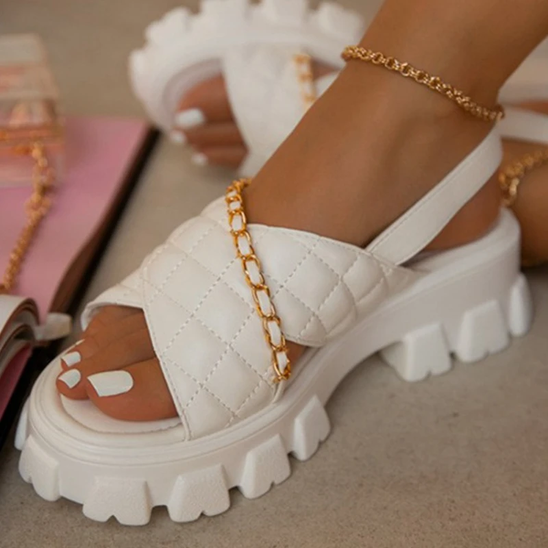 2023 European American Wind Summer Fashion Cross Buckle Strap Chain Ladies Sandals Large Size Beach Sandals Platform Sandals
2023 European American Wind Summer Fashion Cross Buckle Strap Chain Ladies Sandals Large Size Beach Sandals Platform Sandals