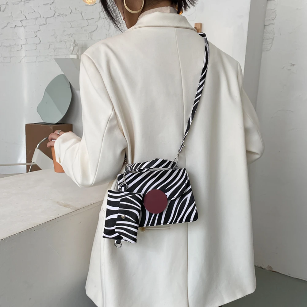 Simply Crossbody Bags Zebra Printed PU Leather Shoulder Messenger Bag Lady Chain Travel Small Handbags for Women 2020
Simply Crossbody Bags Zebra Printed PU Leather Shoulder Messenger Bag Lady Chain Travel Small Handbags for Women 2020