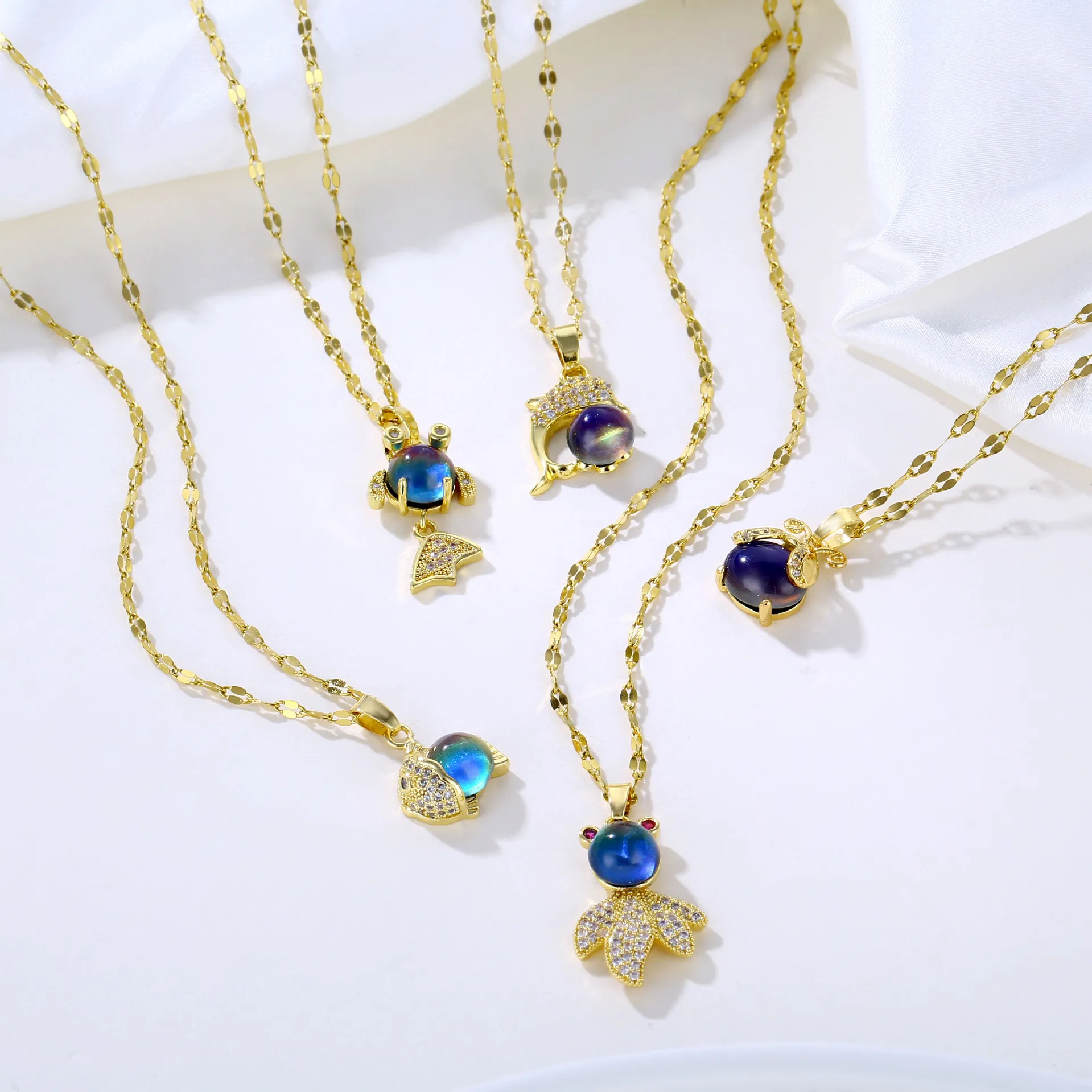 Titanium Steel Cute Little Goldfish Necklace Female Niche Color-changing Temperature Stone All-match Non-fading Necklace
Titanium Steel Cute Little Goldfish Necklace Female Niche Color-changing Temperature Stone All-match Non-fading Necklace
