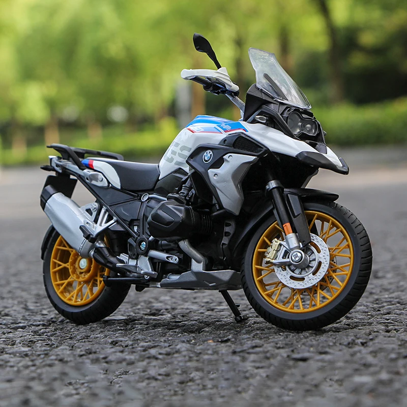 Гоночный мотоцикл Maisto 1:12 BMW R1250GS R1200GS S1000RR модель мотоцикла из сплава амортизаторы Коллекционная Игрушечная машина подарок для детей
Гоночный мотоцикл Maisto 1:12 BMW R1250GS R1200GS S1000RR модель мотоцикла из сплава амортизаторы Коллекционная Игрушечная машина подарок для детей