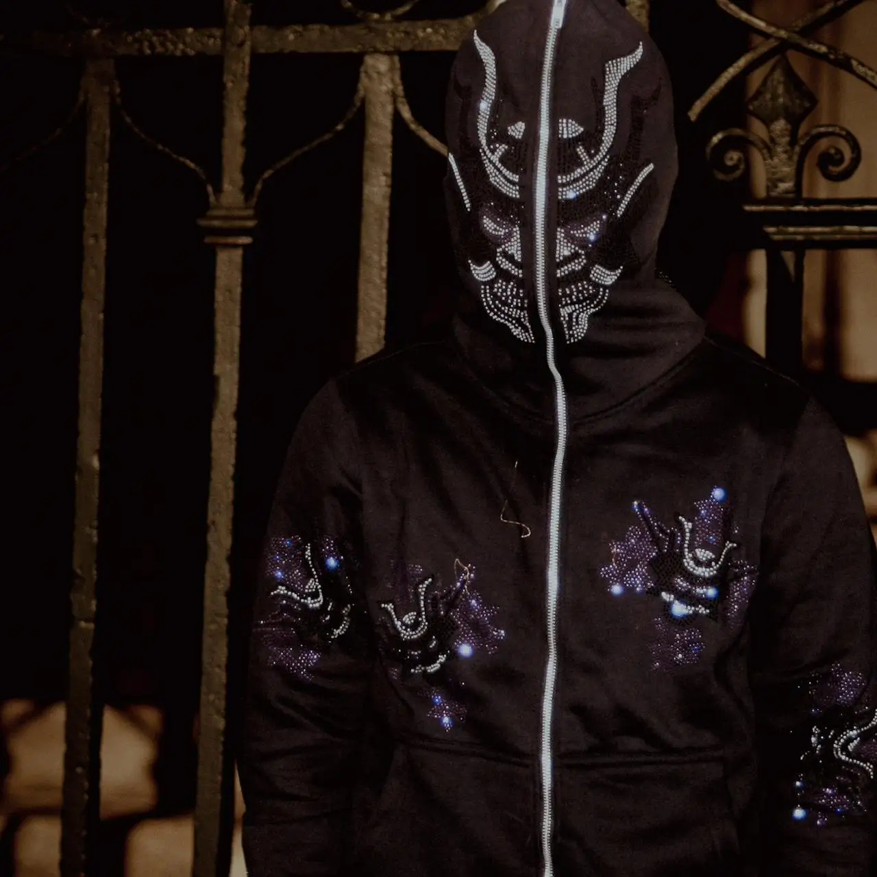 Популярный пуловер со стразами и надписью, толстовки для мужчин, толстовка на молнии, уличная мода, модный бренд, популярная женская куртка в стиле пары 
Популярный пуловер со стразами и надписью, толстовки для мужчин, толстовка на молнии, уличная мода, модный бренд, популярная женская куртка в стиле пары