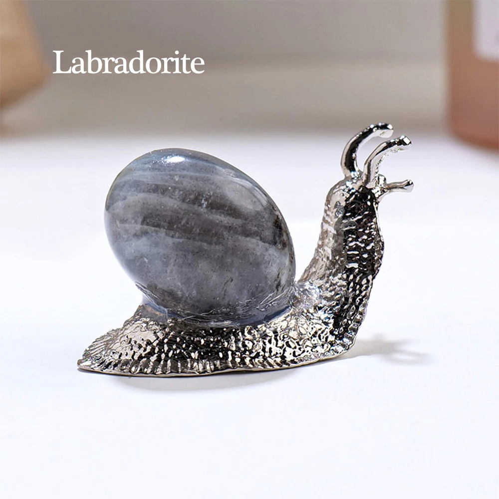 Mineraali Natural Labradorite Metal Snail Shape Quartz Tumble Gems Animal Figurines Ornament for Children Crystal Spiritual Gift
Mineraali Natural Labradorite Metal Snail Shape Quartz Tumble Gems Animal Figurines Ornament for Children Crystal Spiritual Gift