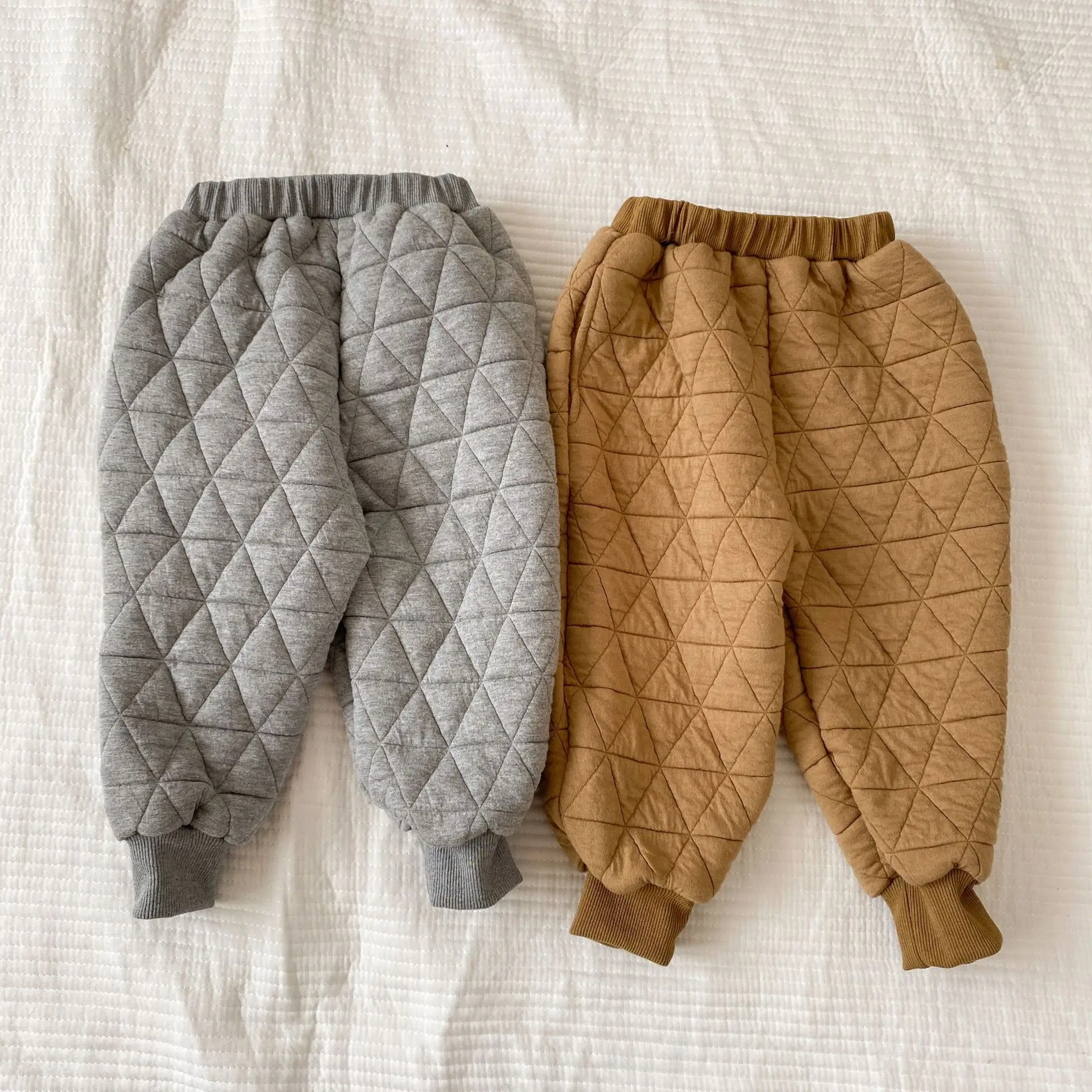 2022 Autumn Winter New Toddler Thicken Solid Pencil Pants Children Girl Plaid Cotton Pant Boy Baby Casual Sport Trousers Clothes
2022 Autumn Winter New Toddler Thicken Solid Pencil Pants Children Girl Plaid Cotton Pant Boy Baby Casual Sport Trousers Clothes