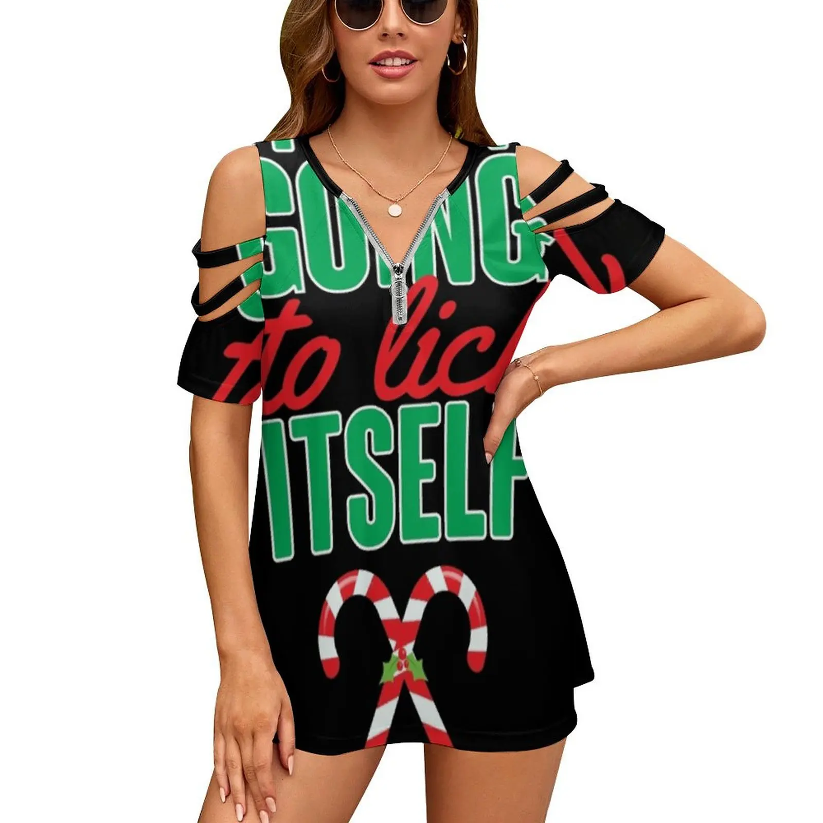 Женская футболка с V-образным вырезом и цветочным принтом
Женская футболка с V-образным вырезом и цветочным принтом