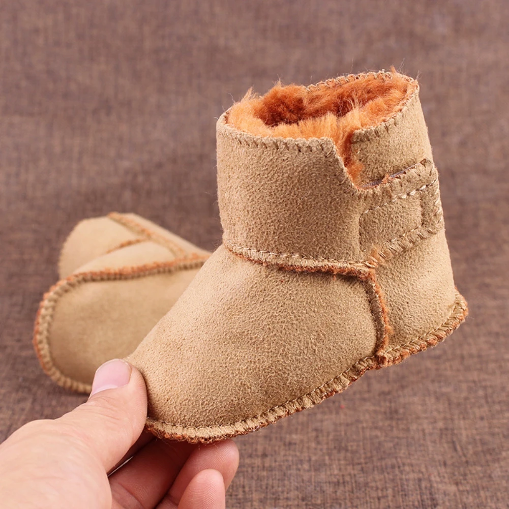 Детская зимняя замшевая обувь для новорожденных BabyWinter, мягкая плюшевая подошва для маленьких мальчиков и девочек, милая обувь для первых ша...
Детская зимняя замшевая обувь для новорожденных BabyWinter, мягкая плюшевая подошва для маленьких мальчиков и девочек, милая обувь для первых ша...