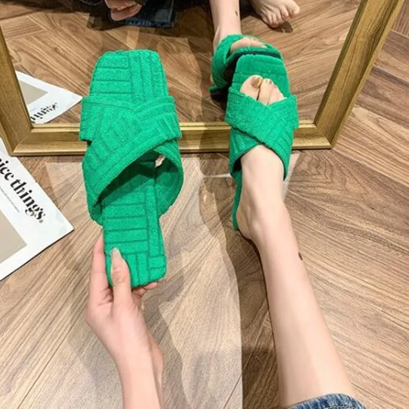 Теплые тапочки с рисунком полотенец, новинка 2022, женские тисненые домашние тапочки из хлопка, подходящие ко всему
Теплые тапочки с рисунком полотенец, новинка 2022, женские тисненые домашние тапочки из хлопка, подходящие ко всему