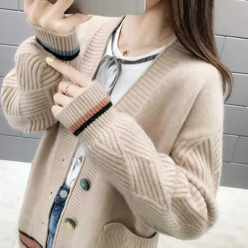 Autumn V Neck Black Cardigan Loose White Loose Korean Fashion Tops Casual Solid Color Cardigans Women Winter Oversized Sweaters
Autumn V Neck Black Cardigan Loose White Loose Korean Fashion Tops Casual Solid Color Cardigans Women Winter Oversized Sweaters