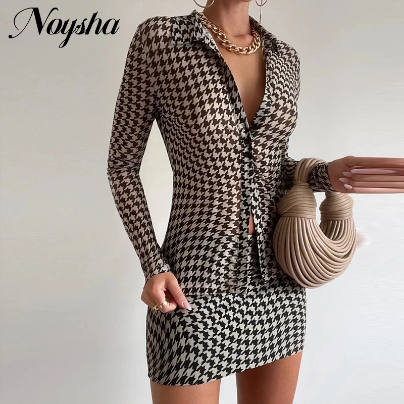 Женский офисный комплект с юбкой, элегантный повседневный праздничный комплект, новинка, модная однобортная рубашка с принтом и лацканами, мини-юбка, комплект из двух предметов, весна
Женский офисный комплект с юбкой, элегантный повседневный праздничный комплект, новинка, модная однобортная рубашка с принтом и лацканами, мини-юбка, комплект из двух предметов, весна