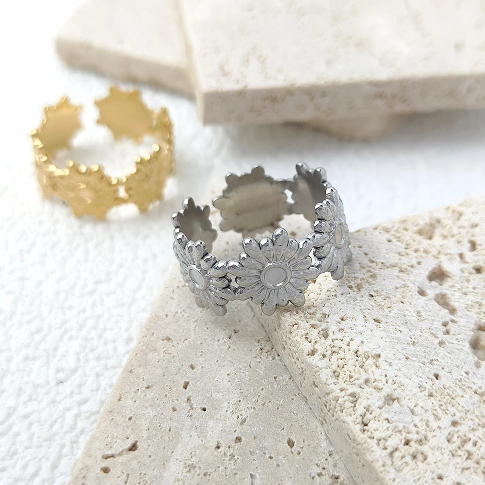Sunflowers Pattern Ring Plant Design Accessories For Woman Mini Finger Embellish Band Golden Color Birthday GIfts Simple Type
Sunflowers Pattern Ring Plant Design Accessories For Woman Mini Finger Embellish Band Golden Color Birthday GIfts Simple Type