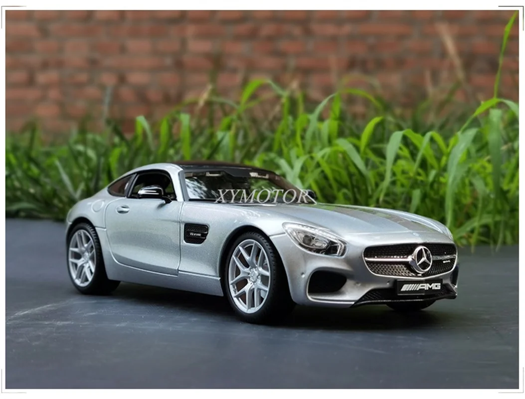 Металлическая литая модель автомобиля Maisto 1/18 для Benz AMG GT, детские игрушки для мальчиков и девочек, подарки, демонстрационные украшения, коллекция серебряного цвета
Металлическая литая модель автомобиля Maisto 1/18 для Benz AMG GT, детские игрушки для мальчиков и девочек, подарки, демонстрационные украшения, коллекция серебряного цвета