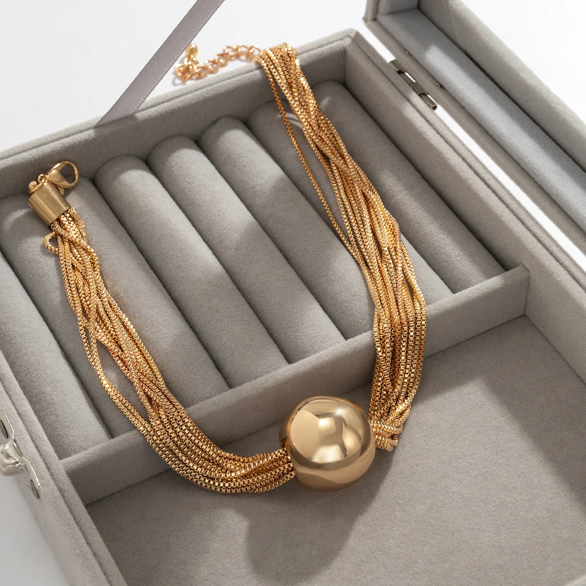 Gothic Twisted Chunky Chain Necklace for Women Vintage Big Ball Pendant Choker Clavicle Link Exaggerated Jewelry Steampunk Gift
Gothic Twisted Chunky Chain Necklace for Women Vintage Big Ball Pendant Choker Clavicle Link Exaggerated Jewelry Steampunk Gift
