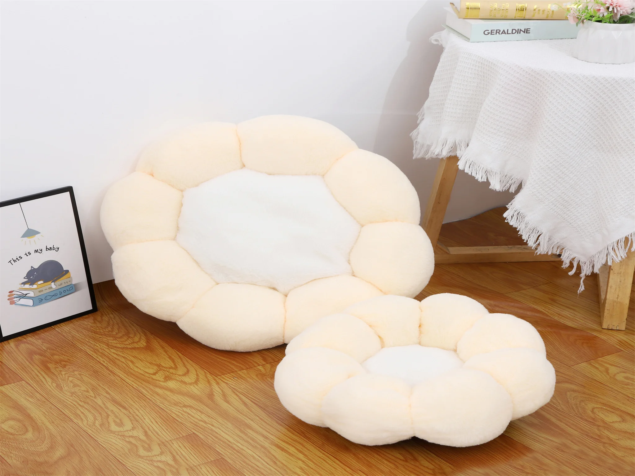 Flower cat litter soft four seasons universal dog litter summer cat litter cat bed summer winter warm pet supplies
Flower cat litter soft four seasons universal dog litter summer cat litter cat bed summer winter warm pet supplies