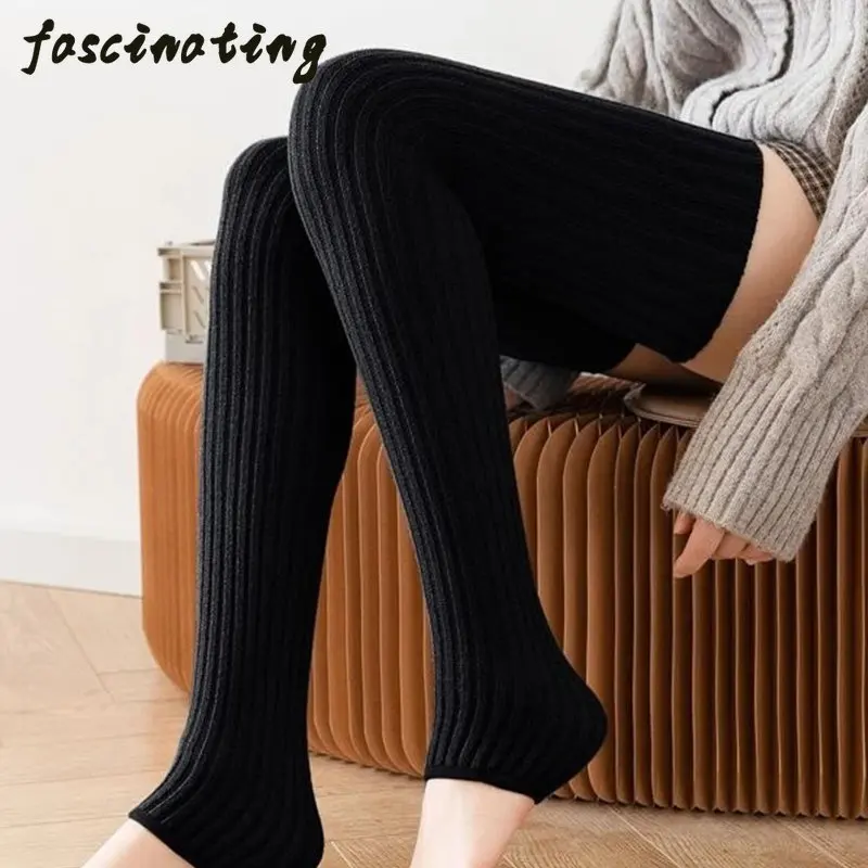 Thickened foot warmer cover autumn and winter solid color over-the-knee socks high tube socks pile pile socks women's socks
Thickened foot warmer cover autumn and winter solid color over-the-knee socks high tube socks pile pile socks women's socks