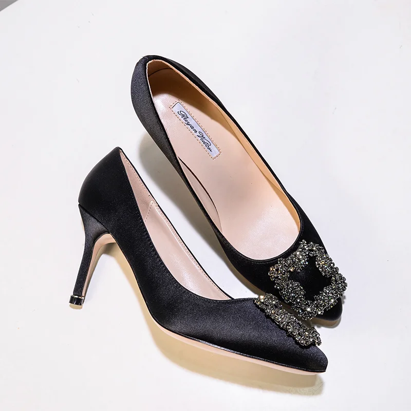 2022 European and American new women's high heels diamond decorated wedding shoes 34-43 yards
2022 European and American new women's high heels diamond decorated wedding shoes 34-43 yards