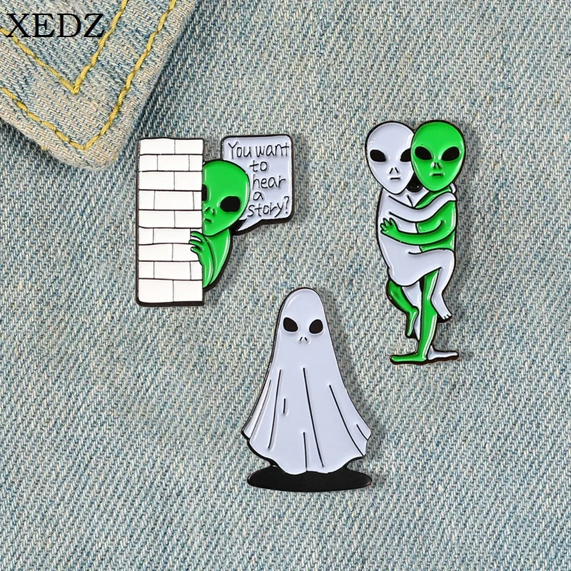 

Fun Alien Enamel Pin "Would you like to hear a story" Green Head Alien Ghost Brooch Badge Fashion Jewelry Gift for Friends Kids