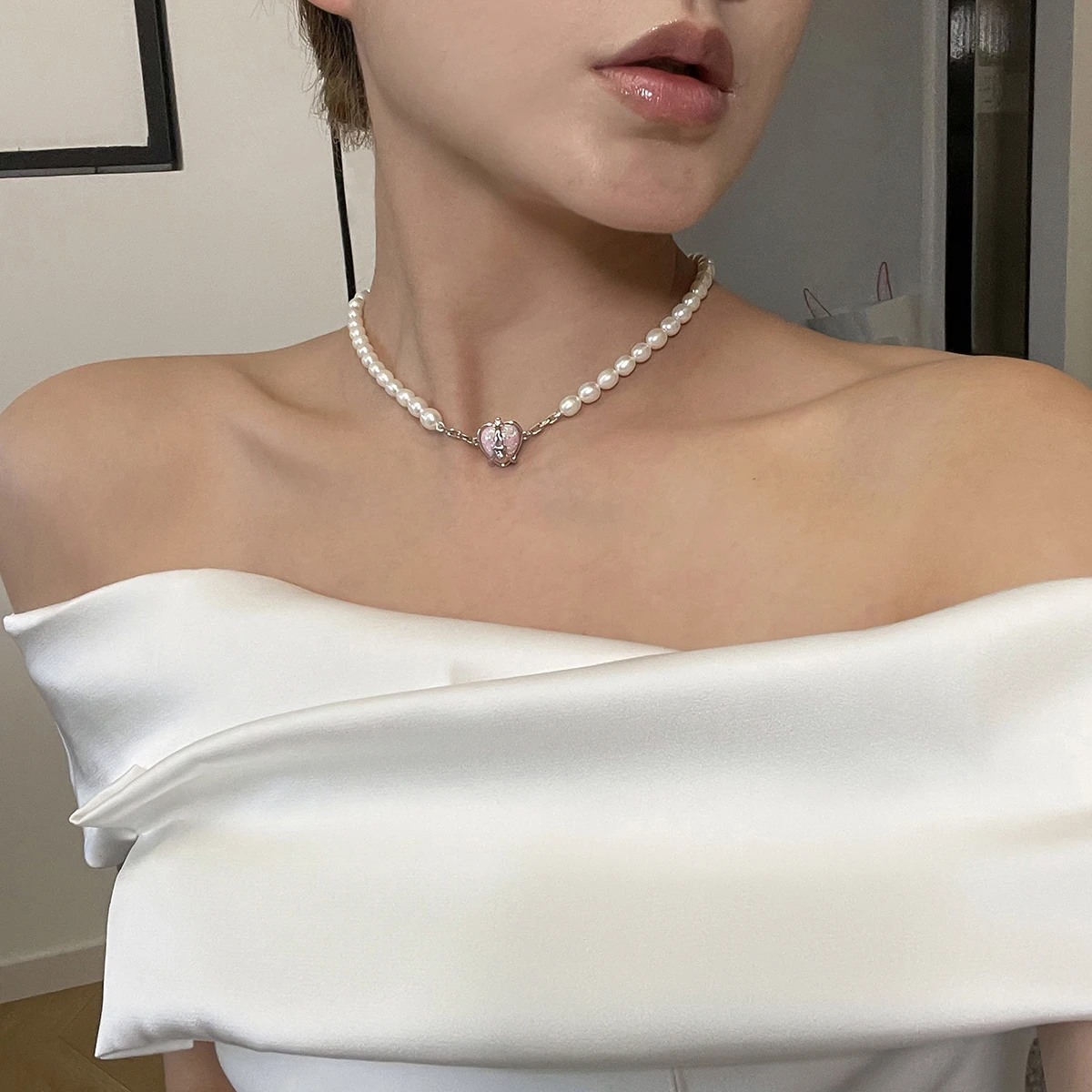 LONDANY necklace Niche design delicate girl love opal stone freshwater pearl clavicle chain sweet necklace
LONDANY necklace Niche design delicate girl love opal stone freshwater pearl clavicle chain sweet necklace