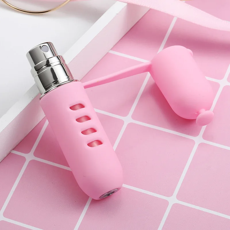 New 5ml Mini Refillable Perfume Bottle Portable Sample Sprayer Silicone Case Spray Bottle Travel Cosmetic Container
New 5ml Mini Refillable Perfume Bottle Portable Sample Sprayer Silicone Case Spray Bottle Travel Cosmetic Container