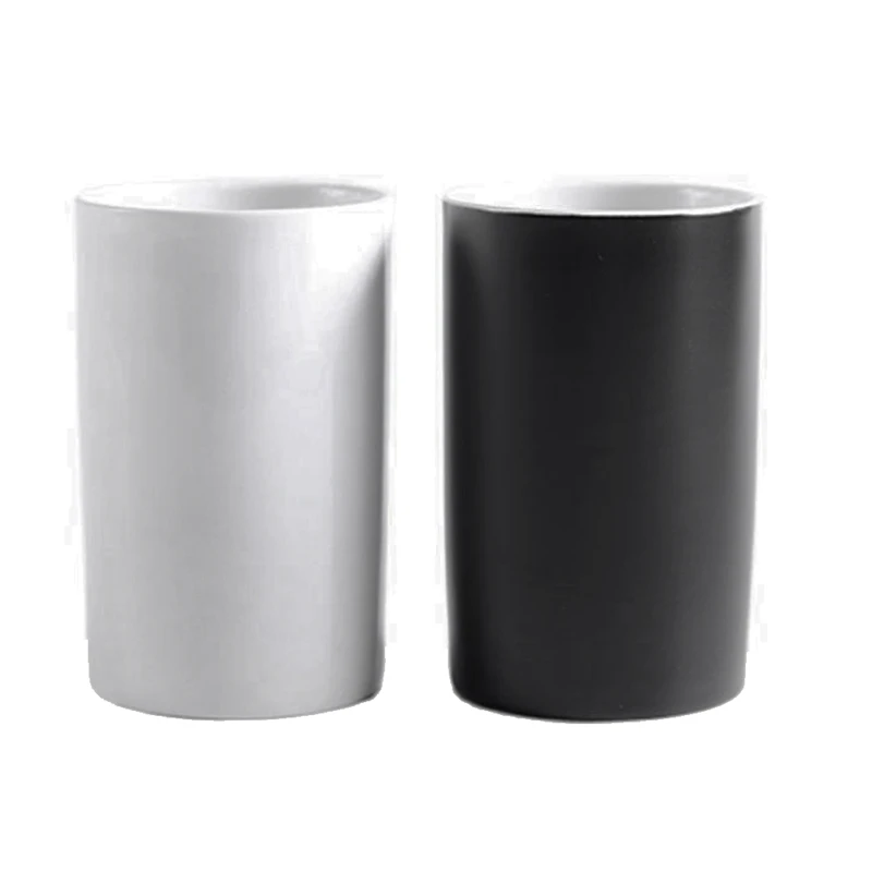 2 Pieces Of Thick Round Cups, Black And White Ceramic Cups, Cleaning Cups 
2 Pieces Of Thick Round Cups, Black And White Ceramic Cups, Cleaning Cups