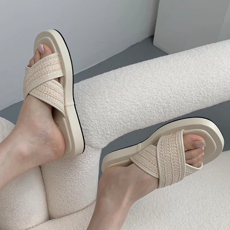 Female Flats Slippers Shoes Fashion Women Flip Flops Gladiator Indoor Outside Summer 2022 Casual Round Toe Weave Ladies Slides
Female Flats Slippers Shoes Fashion Women Flip Flops Gladiator Indoor Outside Summer 2022 Casual Round Toe Weave Ladies Slides