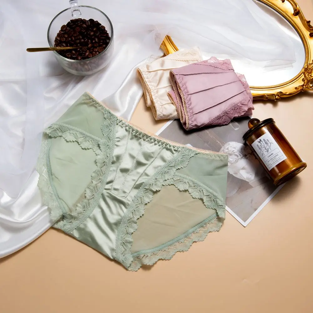 Elastic Soild Color Underpants Fashion Comfortable Middle Waist Sexy Satin Panties Lady Briefs Lace Lingerie Female Underwear
Elastic Soild Color Underpants Fashion Comfortable Middle Waist Sexy Satin Panties Lady Briefs Lace Lingerie Female Underwear