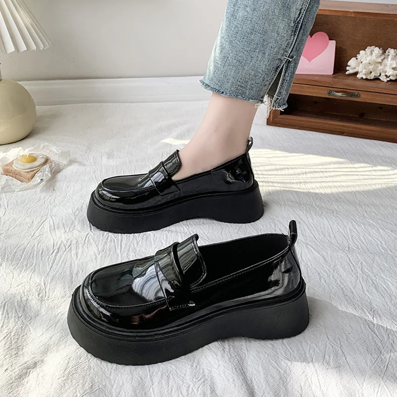 Shallow Mouth Casual Woman Shoe Autumn Slip-on Black Flats Loafers With Fur British Style Oxfords Round Toe Clogs Platform Femal
Shallow Mouth Casual Woman Shoe Autumn Slip-on Black Flats Loafers With Fur British Style Oxfords Round Toe Clogs Platform Femal