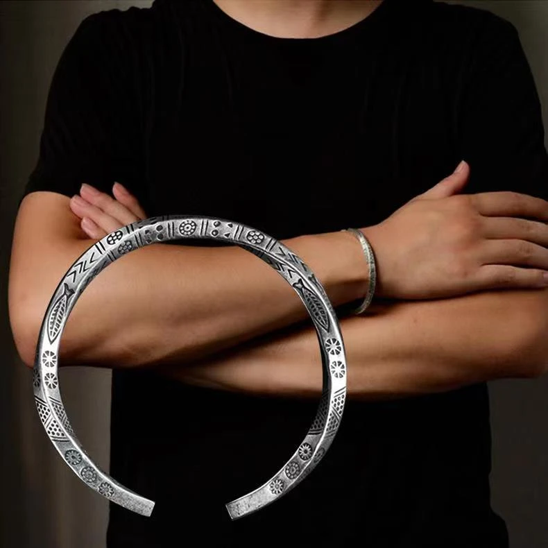 Vintage Silver Color Fish Sleeve Bracelet Ladies and Men Small Hand Twist Armband Men Casual Fashion Boho Jewelry
Vintage Silver Color Fish Sleeve Bracelet Ladies and Men Small Hand Twist Armband Men Casual Fashion Boho Jewelry
