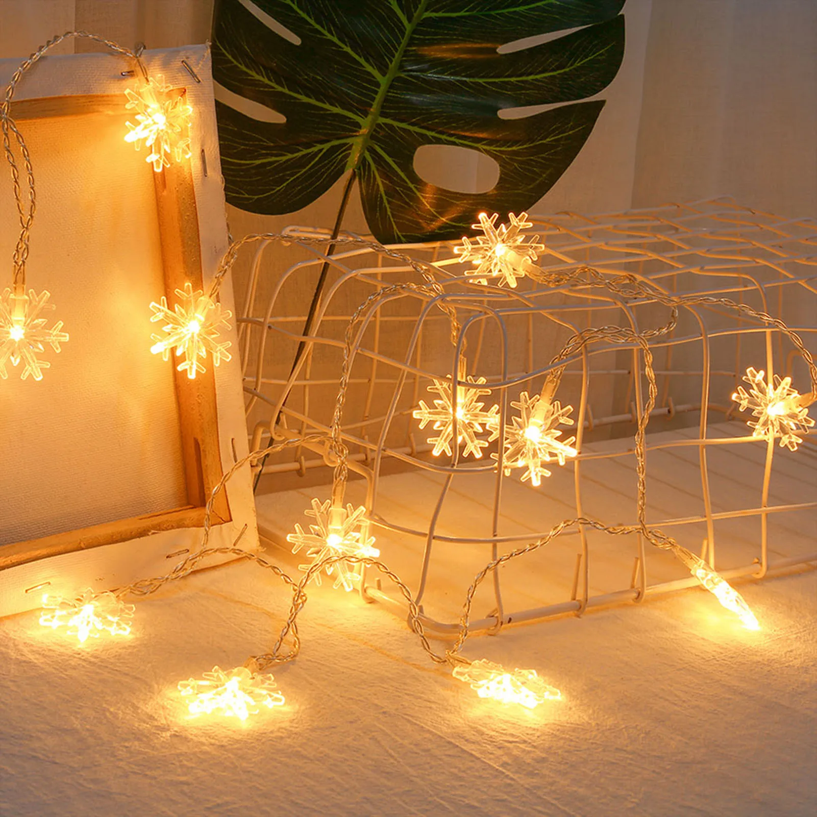 Snowflake Battery Box String Light Remote Control Room Decoration Christmas Holiday Party Light Outdoor Camping Decorative Lamp
Snowflake Battery Box String Light Remote Control Room Decoration Christmas Holiday Party Light Outdoor Camping Decorative Lamp