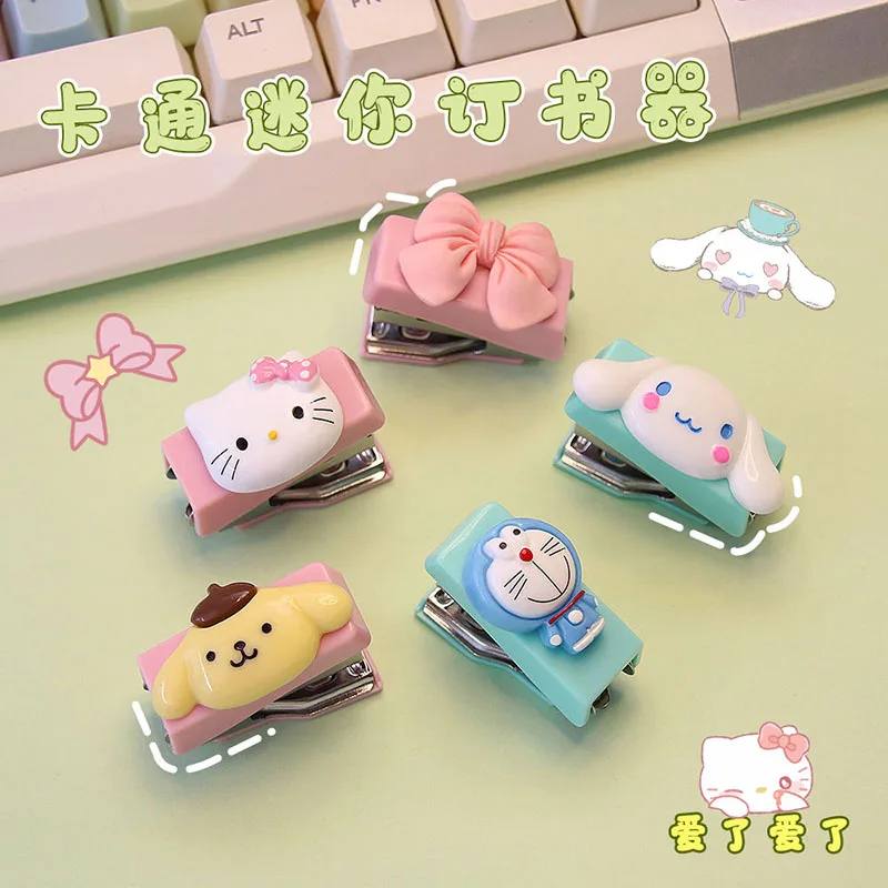 Kawaii Sanrioed Stapler Kitty Cinnamoroll Pompom Purin Cute Cartoon Mini Portable Stapler Office Supplies Gifts for Children
Kawaii Sanrioed Stapler Kitty Cinnamoroll Pompom Purin Cute Cartoon Mini Portable Stapler Office Supplies Gifts for Children
